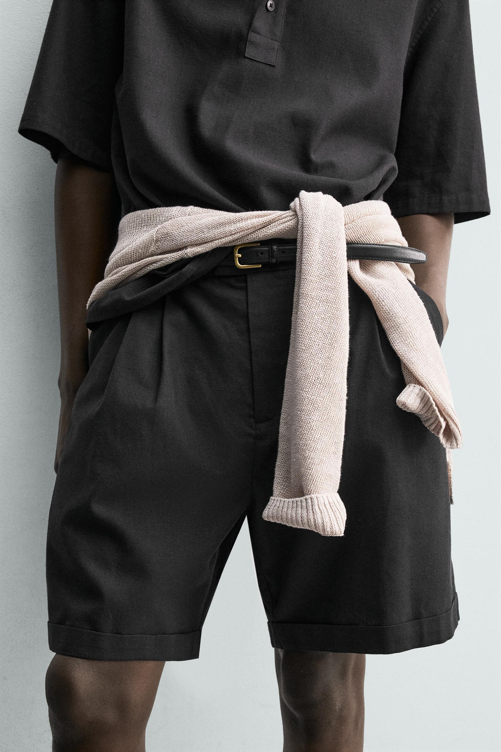 BERMUDA RELAXED FIT PLIEGUES / Negro
