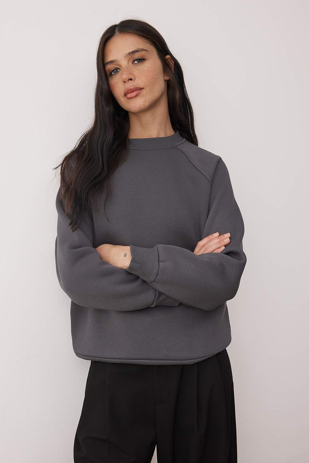 Antrasit Relaxed/Rahat Kal?p Basic Reglan Kol Bisiklet Yaka Orme Sweatshirt TWOAW24SW00104