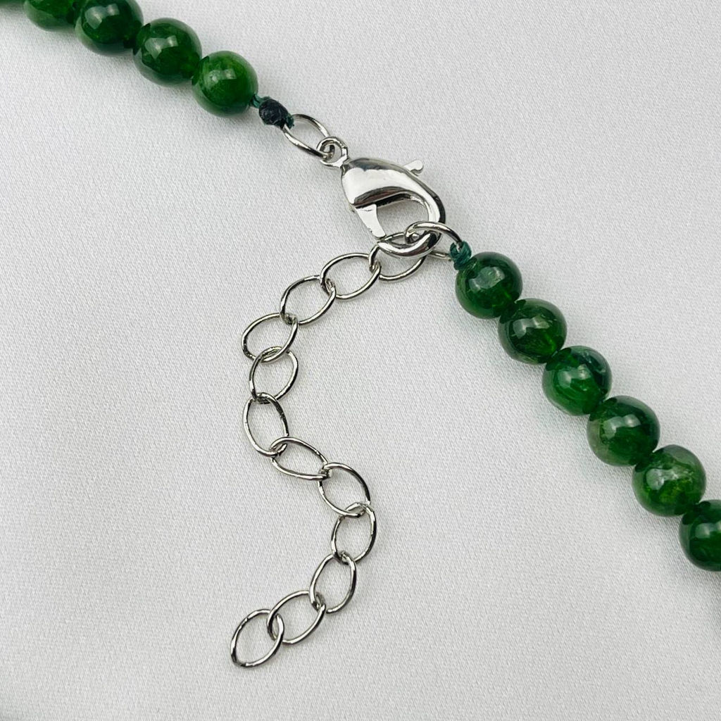 Бусы из Хромдиопсида