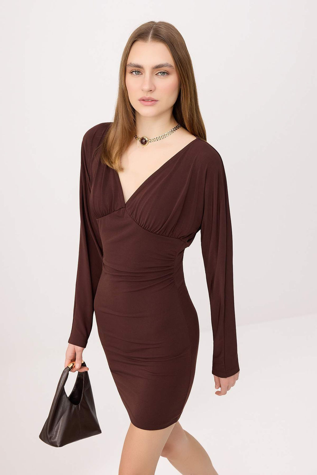 Kahverengi Bodycon V Yaka Uzun Kollu Buzgulu Mini Esnek Orme Elbise TWOSS26EL00630 - Trendyolmilla фото 2