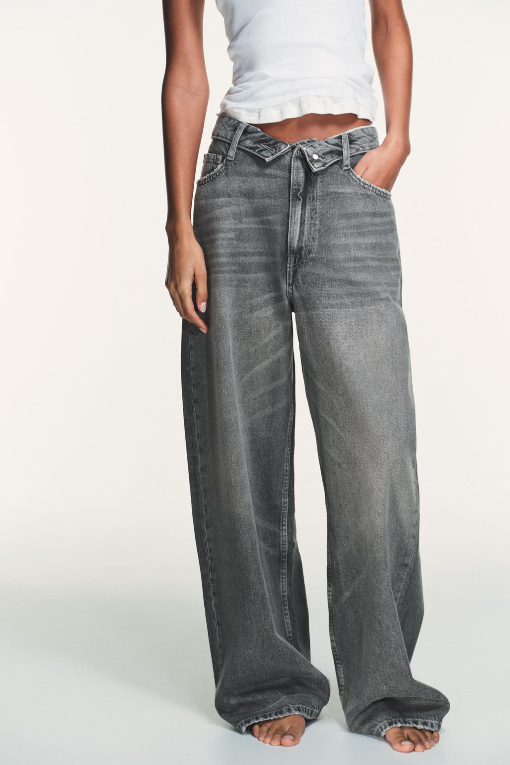 JEANS WITH FOLDED WAISTBAND TRF MID-WAIST - Zara фото 13