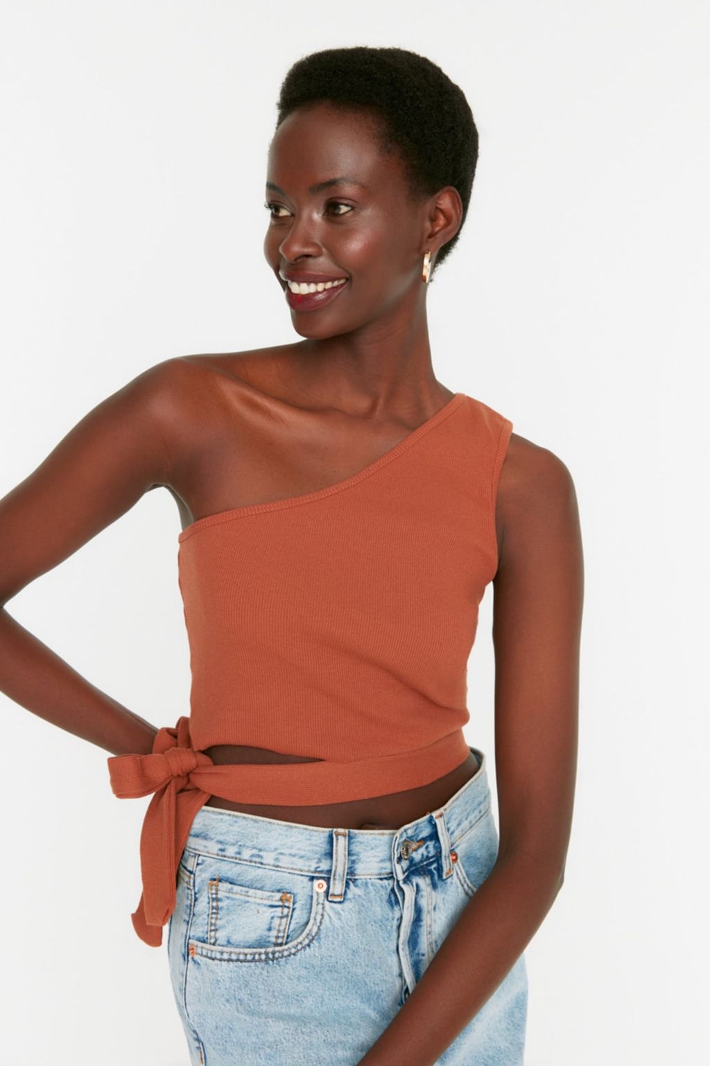 Trendyolmilla Tarc?n Tek Omuz Fitted/Vucuda Oturan Baglama Detayl? Fitilli Orme Bluz TWOSS22BZ1558 фото 12