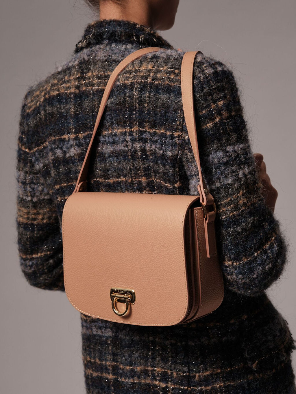 Сумка на плечо Azaro 31034 бежевая нуга