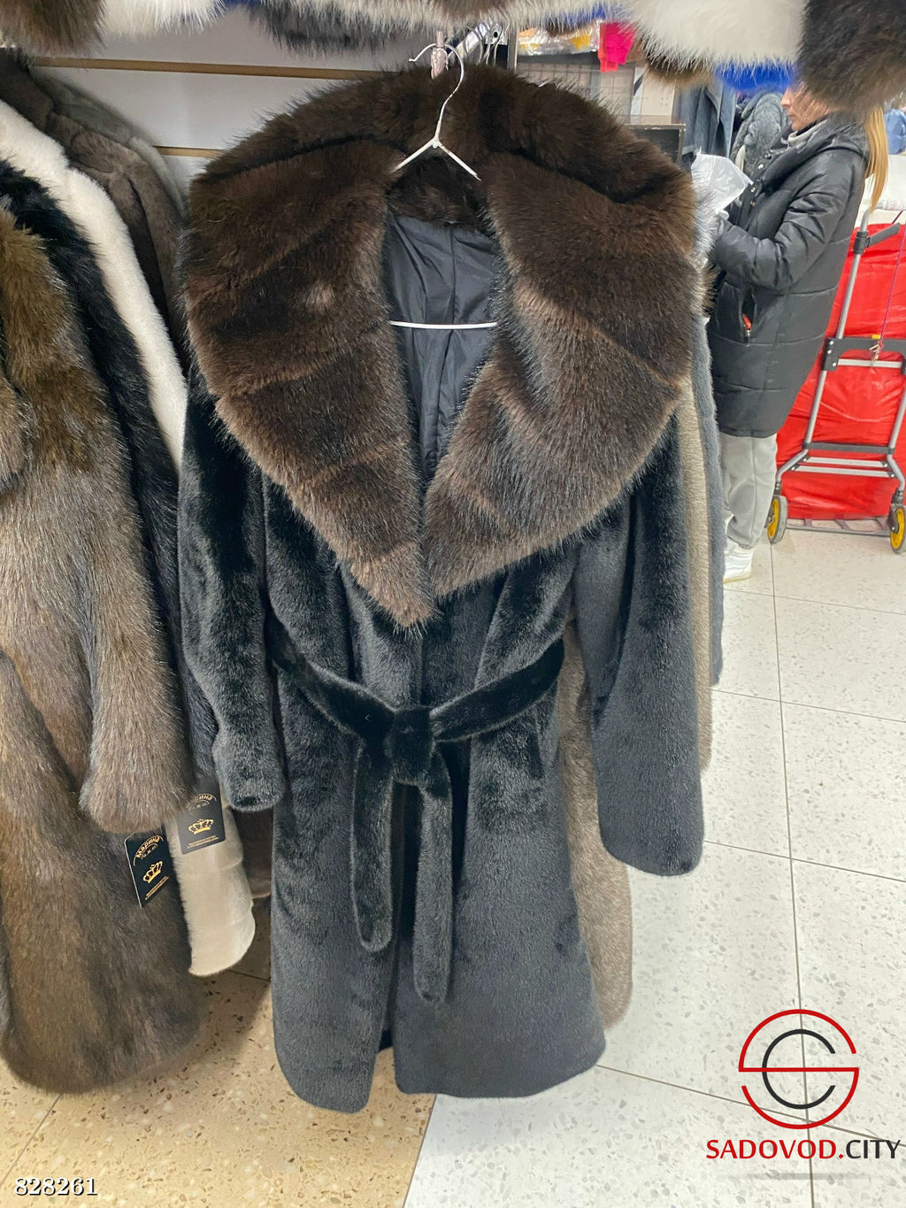 Шуба женская из искусственного меха