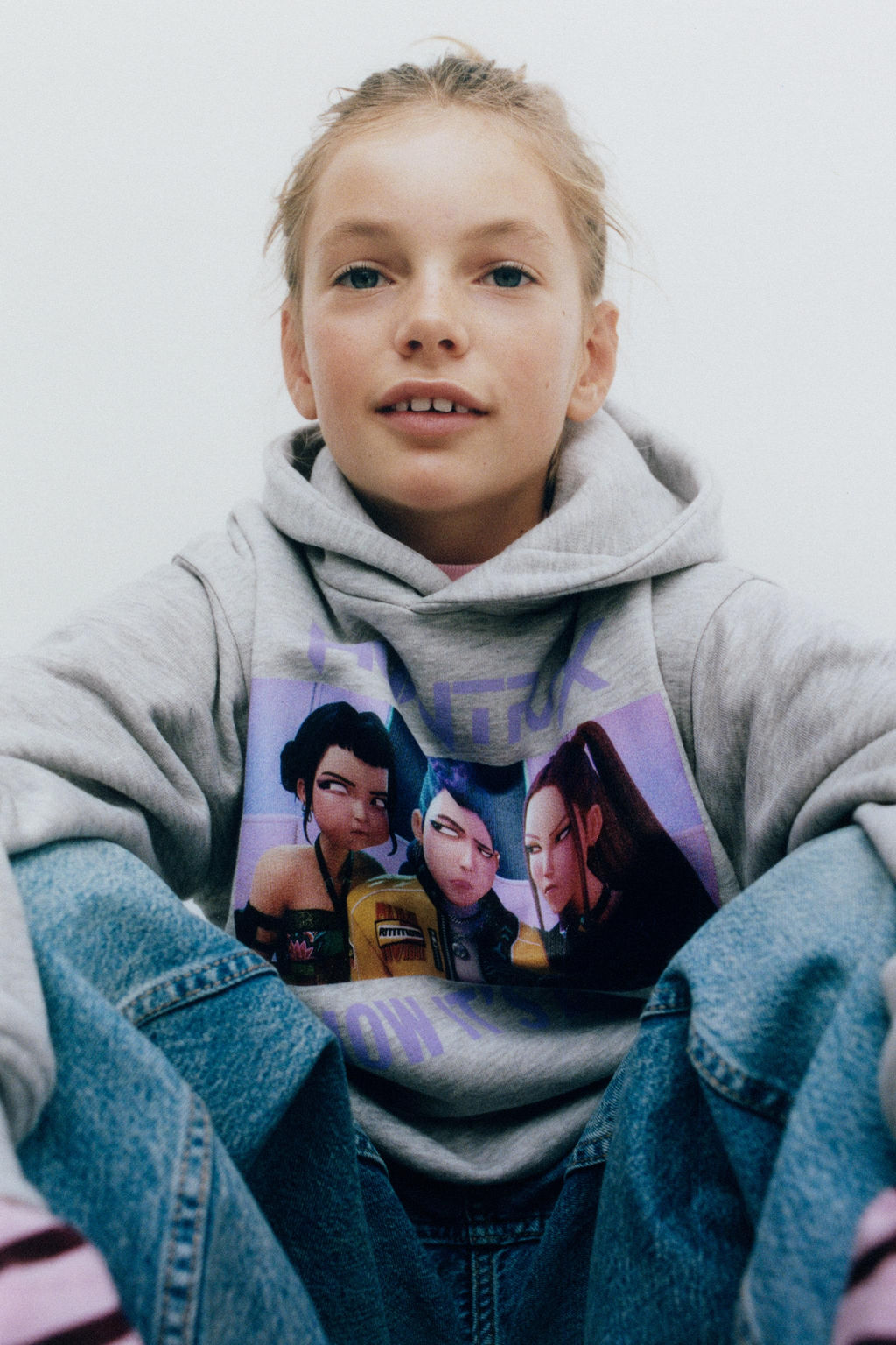 KPOP DEMON HUNTERS NETFLIX  PRINT HOODIE - Zara фото 5