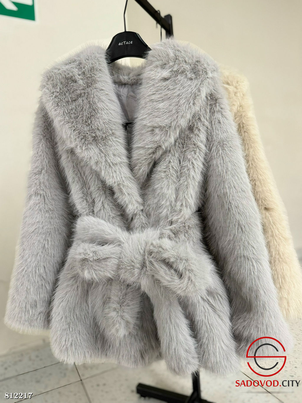 Шуба женская из искусственного меха