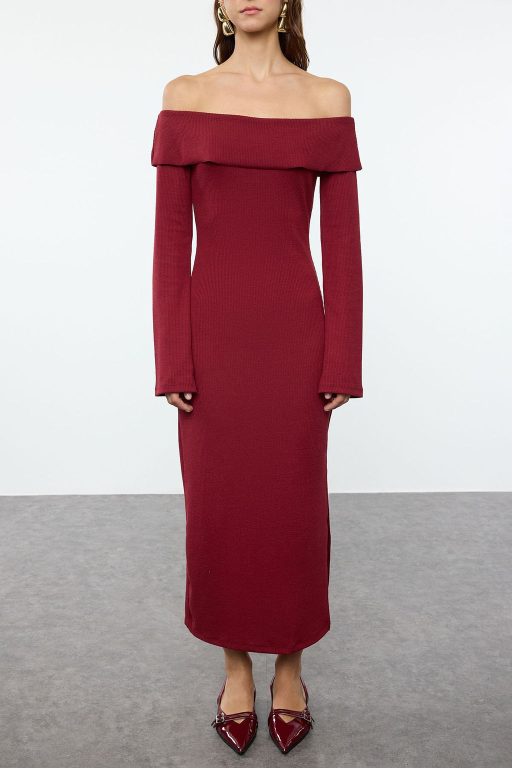 TRENDYOLMILLA Siyah Fitted/Vucuda Oturan Yumusak Dokulu Midi Esnek Orme Kalem Madonna Yaka Elbise TWOAW24EL00803  фото 3