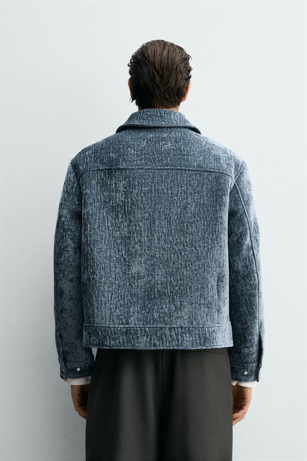 EMBOSSED FLOCKED JACKET