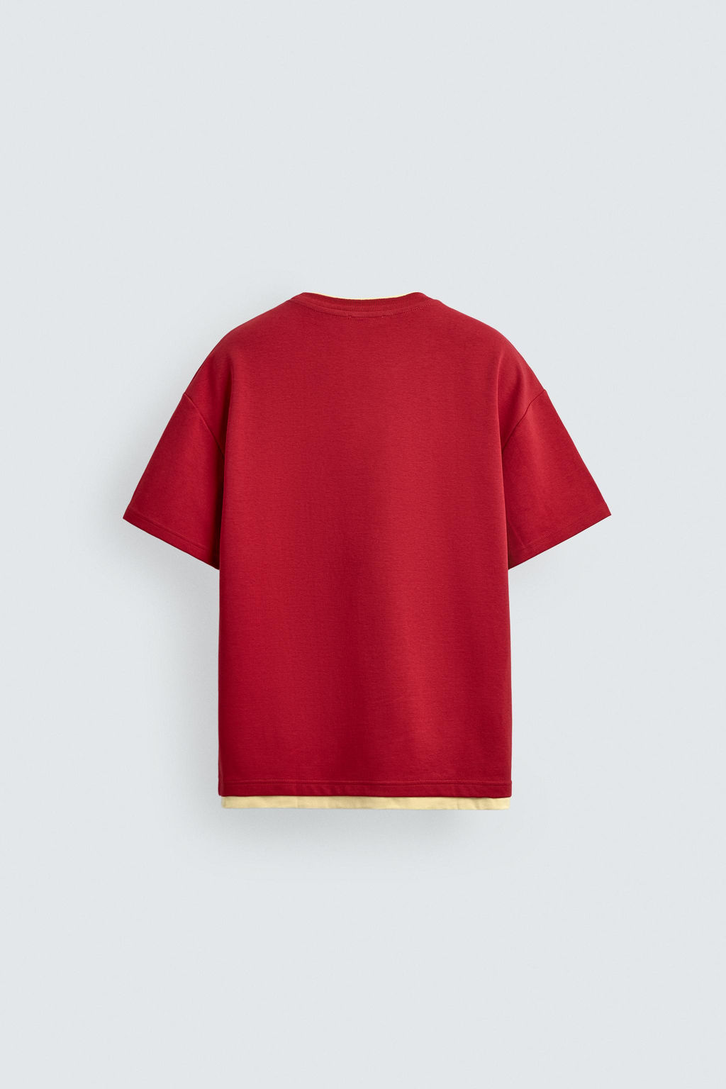 CAMISETA ACABADOS DOBLES CONTRASTE / Rojo