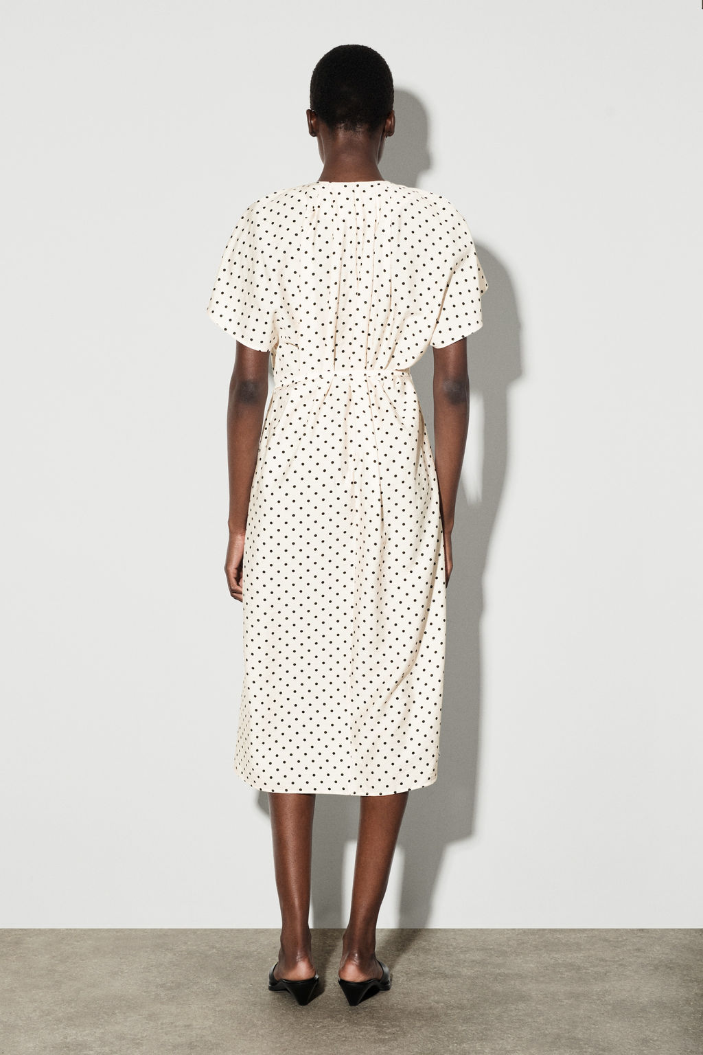 VESTIDO MIDI PLISADO CON CINTUR?N - H&m фото 5