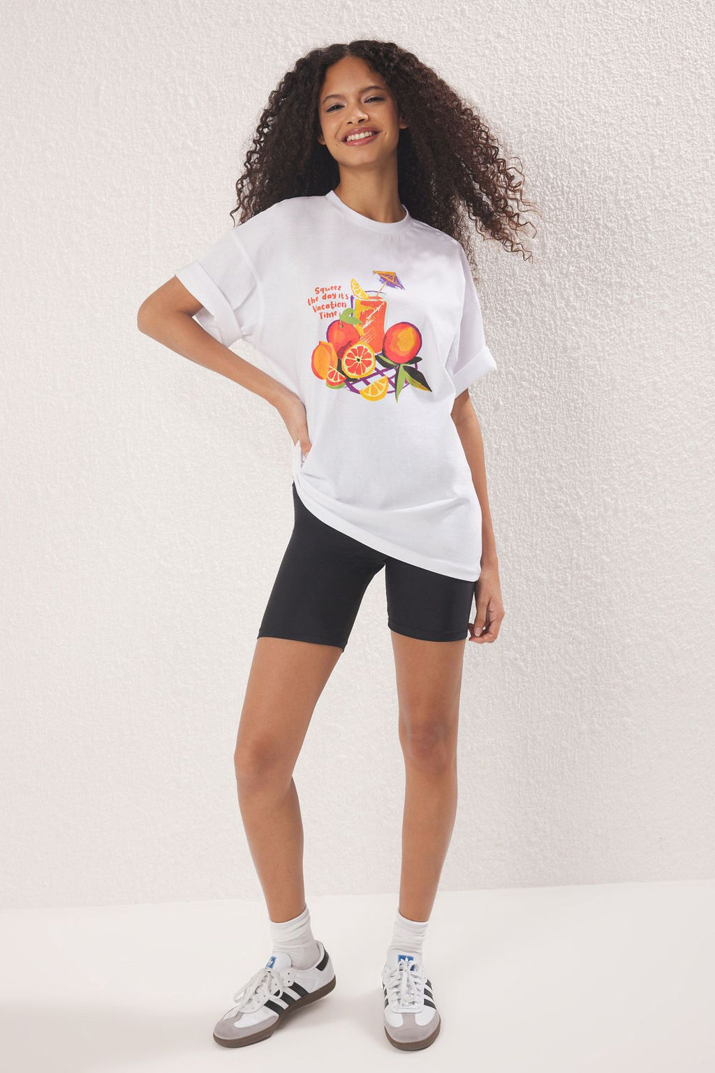 TRENDYOLMILLA Lacivert Kiraz Bask?l? Oversize/Genis Kal?p Orme T-Shirt TWOSS25TS00122  фото 7