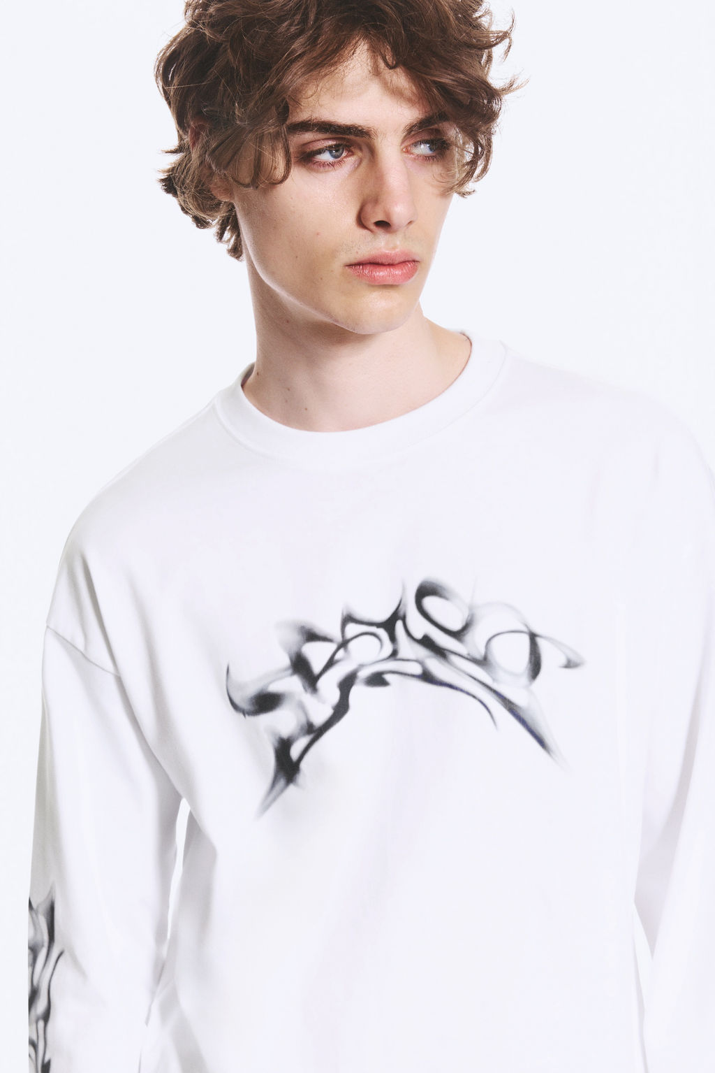 Camiseta boxy de manga larga y estampado gr?fico - H&m фото 6