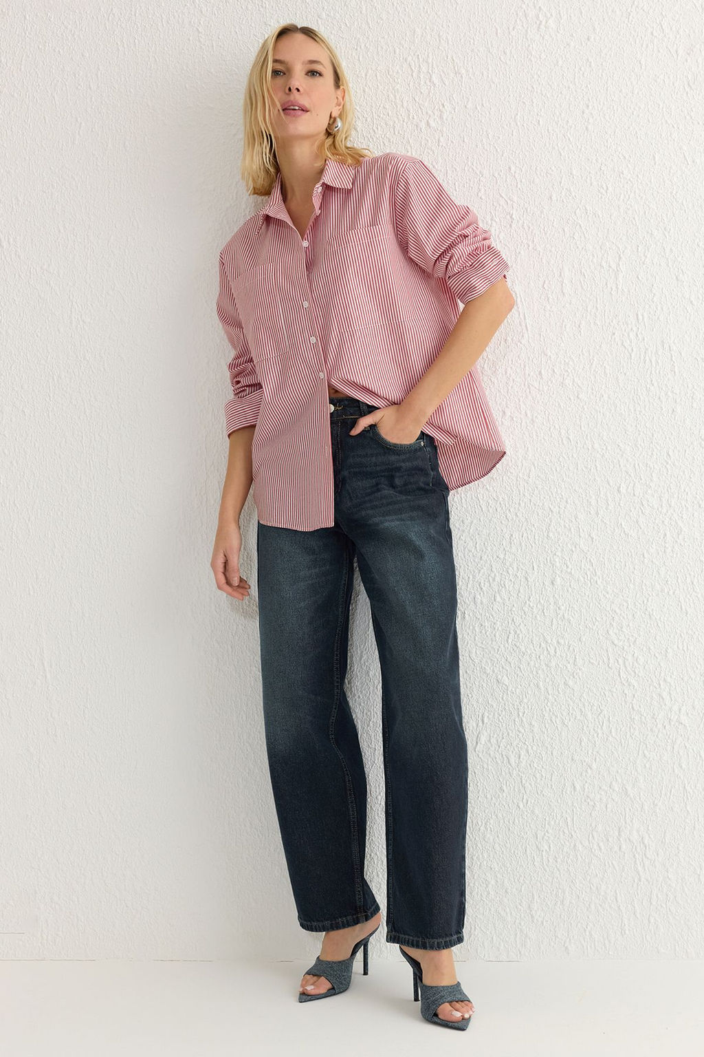 K?rm?z? Cizgili Oversize Genis Kal?p Dokuma Gomlek TWOAW23GO00359