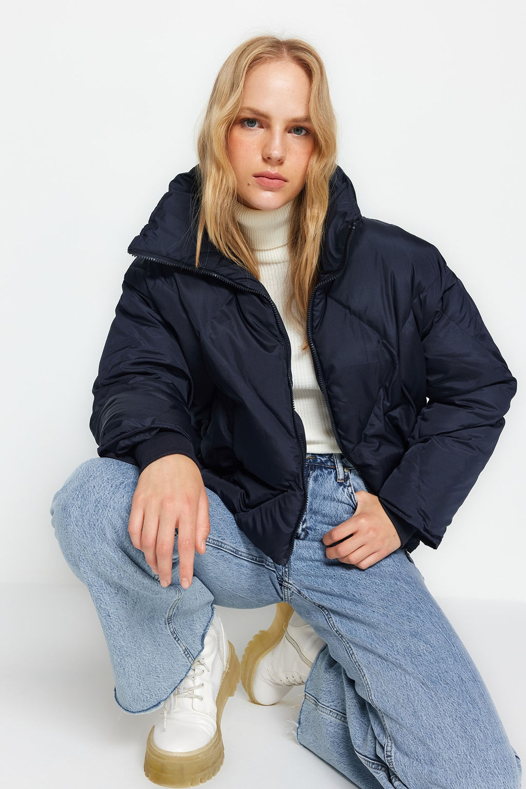 TRENDYOLMILLA Siyah Oversize Su Itici Sisme Kapitone Mont TWOAW24MO00146 фото 17