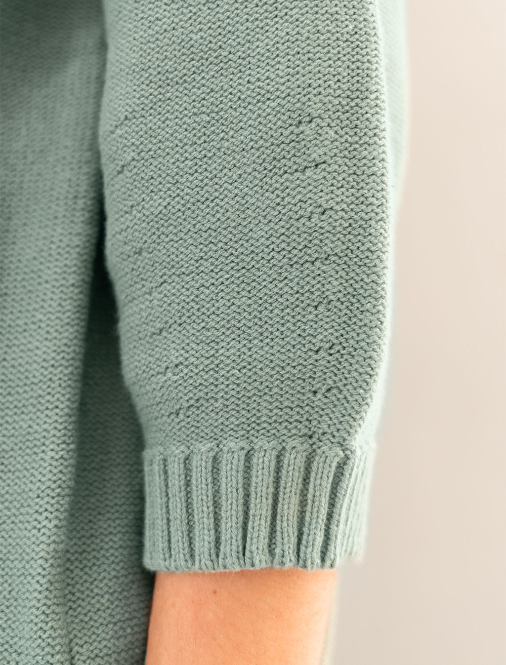 VILATTE / Лаконичный свитер крупной вязки с укороченным рукавом - баллоном  фото 3