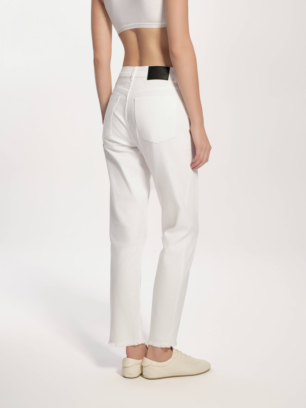 CONTE CON-723 Белые джинсы slim из eco-friendly денима white - Conte elegant фото 5