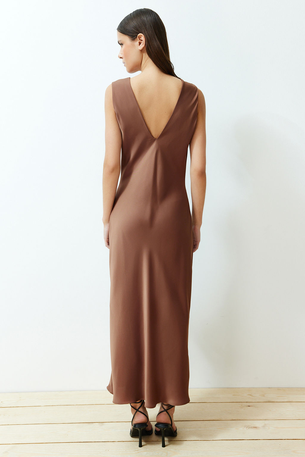 TRENDYOLMILLA Siyah Duz Maxi Dokuma Elbise TWOSS24EL00070 фото 12