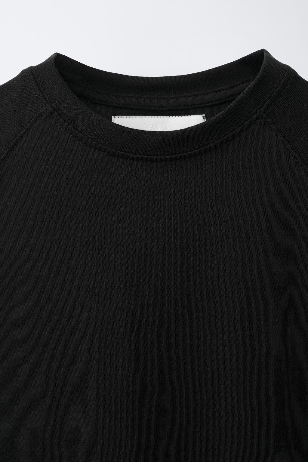 CAMISETA LISA MANGA SISA / Negro - Zara фото 3