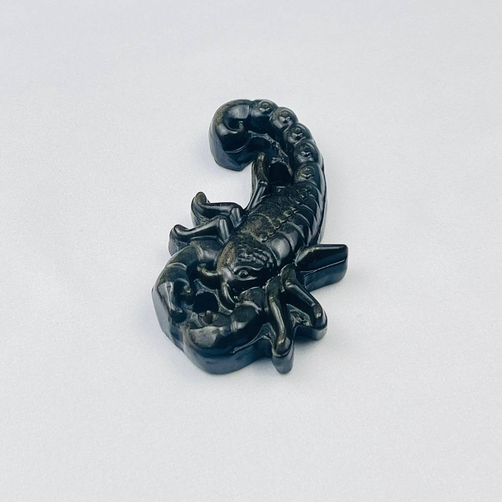 Фигурка "Скорпион" из золотистого Обсидиана