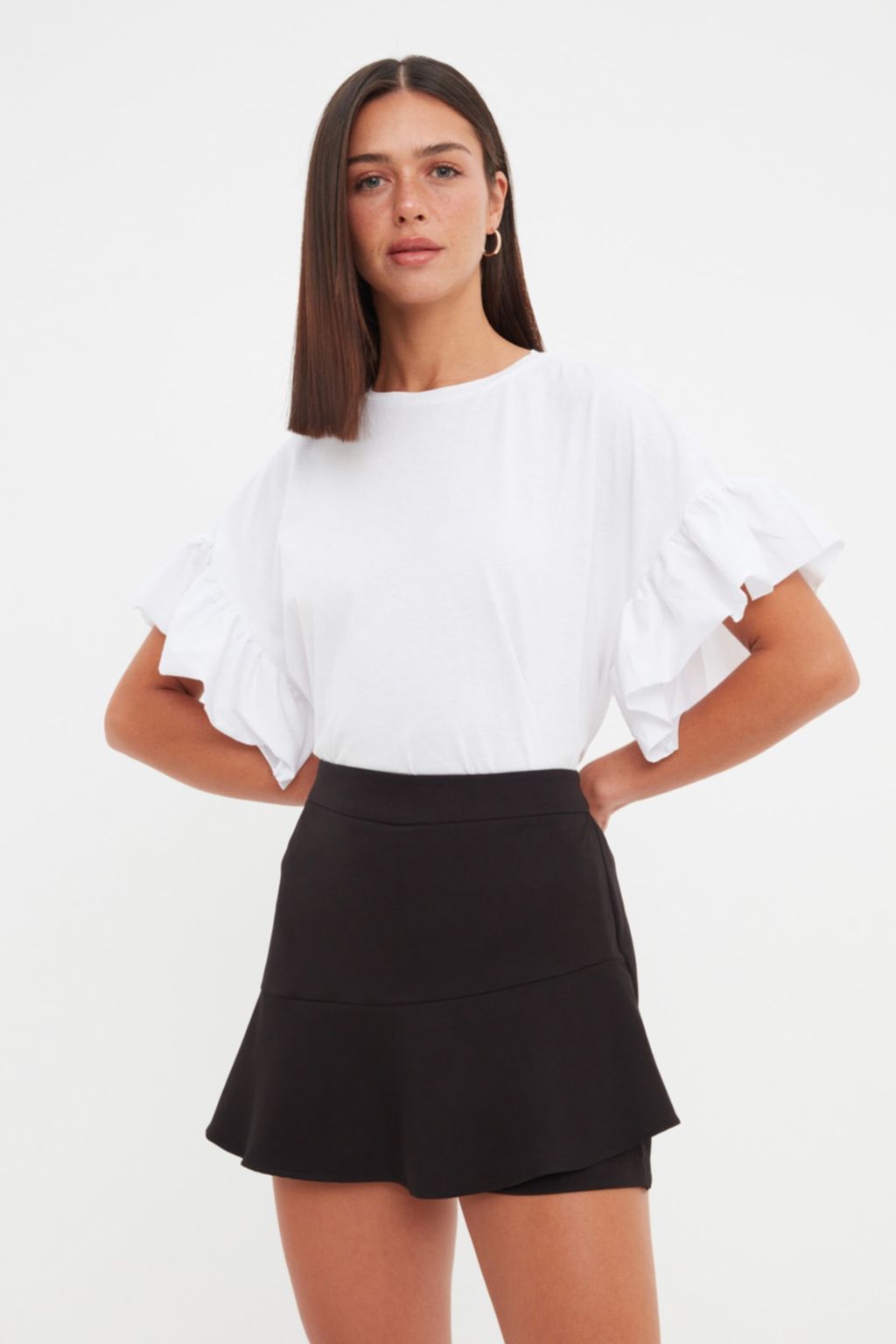 Beyaz %100 Pamuk F?rf?r Detayl? Basic Bisiklet Yaka Orme T-Shirt TWOSS22TS2429