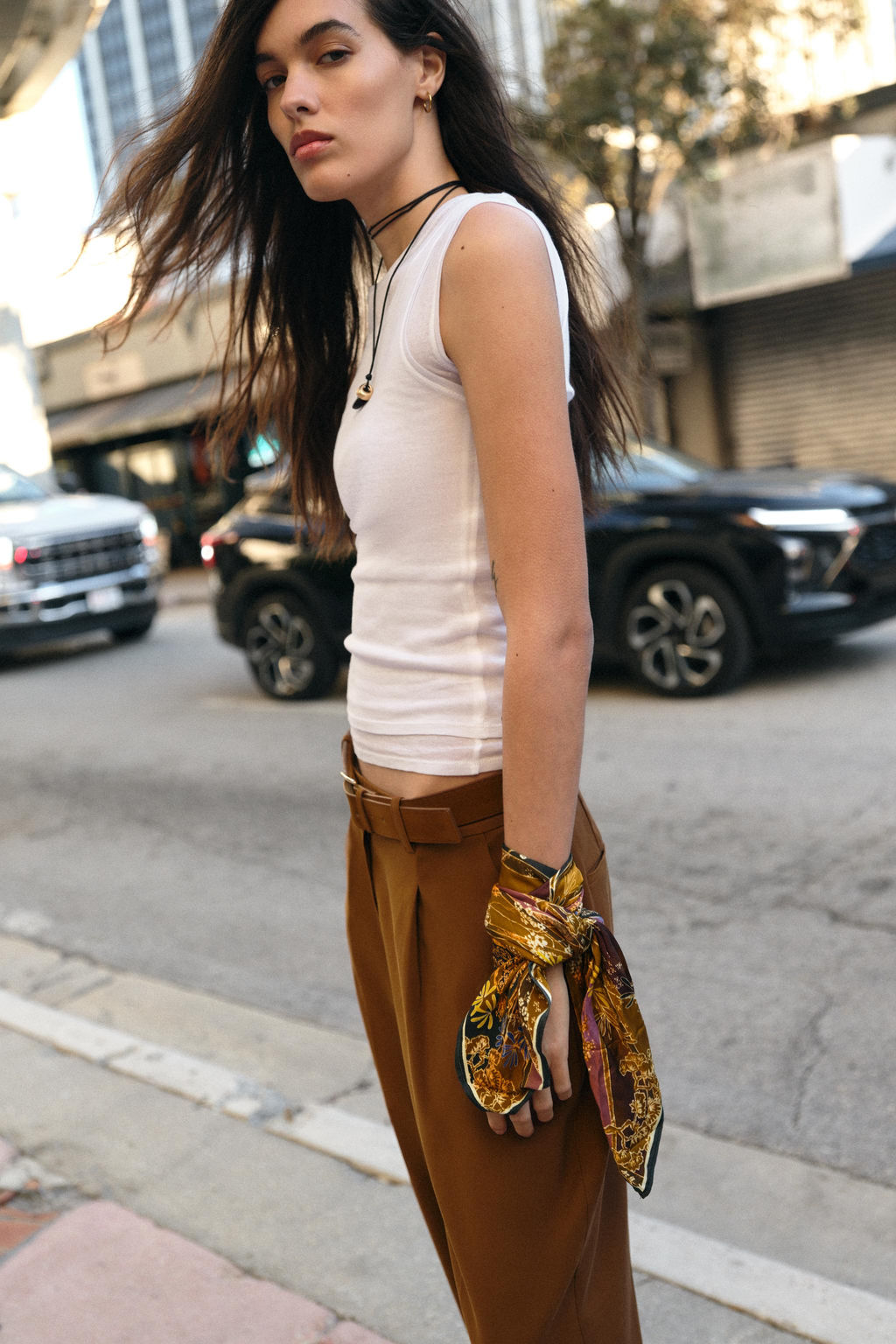 PA?UELO VISCOSA ESTAMPADO FLORAL / Oliva - Zara фото 2