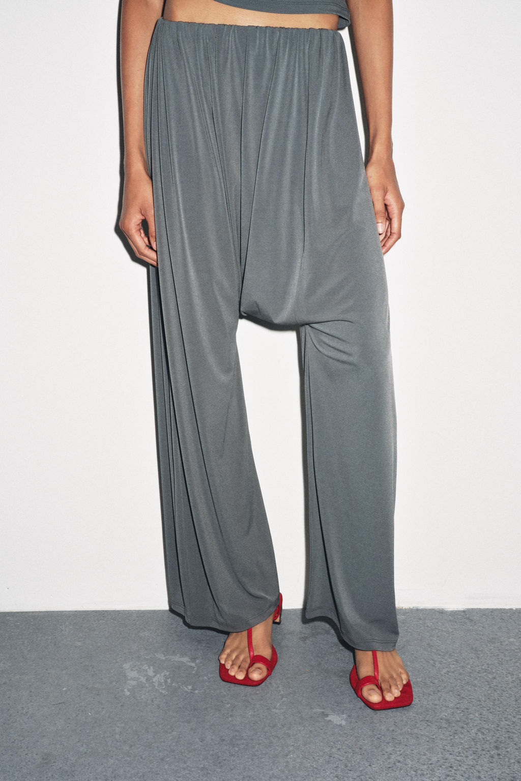 CREPE TROUSERS - Zara фото 11