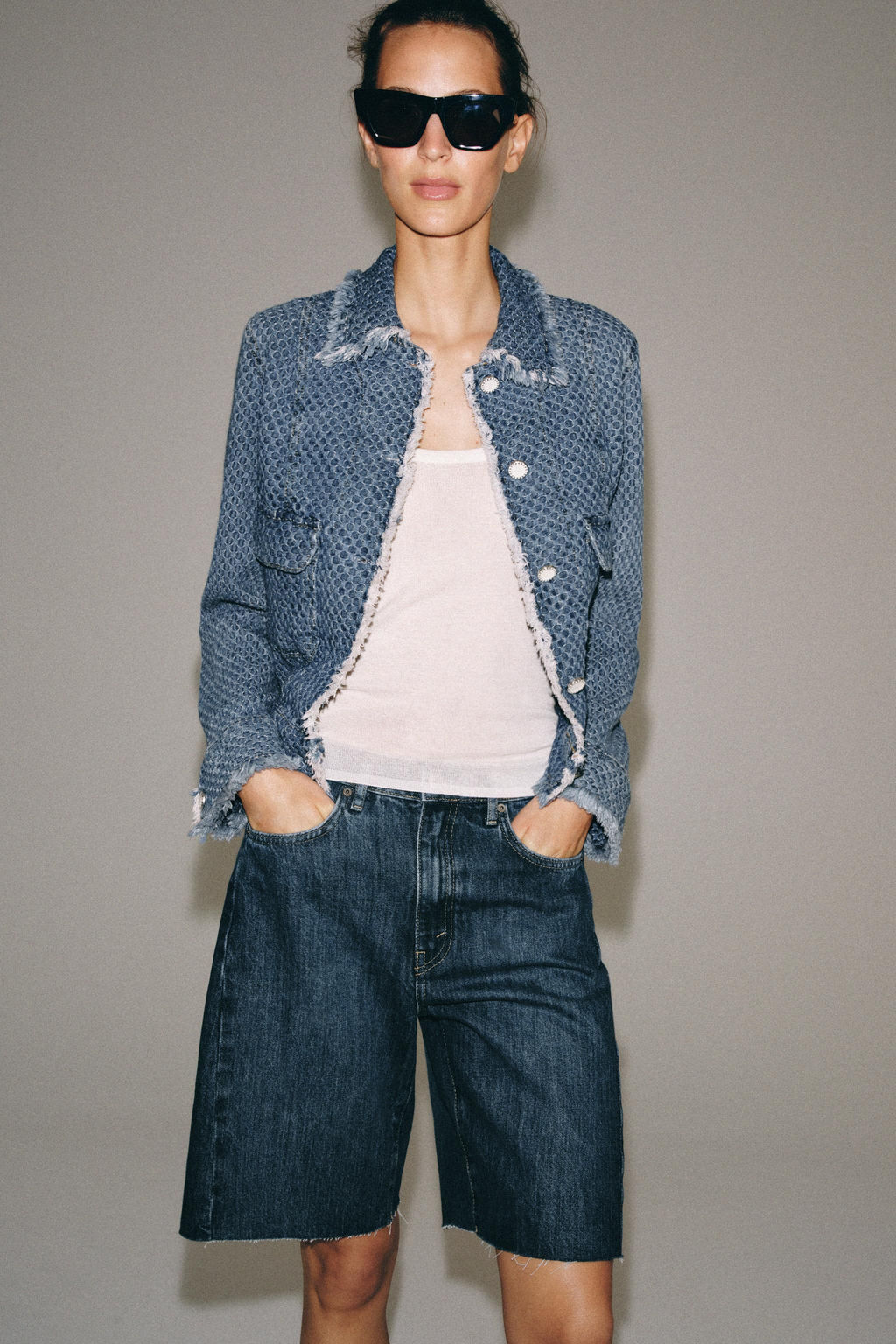 BERMUDA DENIM RELAXED TIRO MEDIO ZW COLLECTION / Azul - Zara фото 4