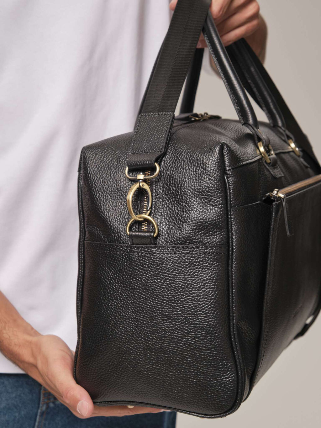 Сумка дорожная Azaro 8048 черный