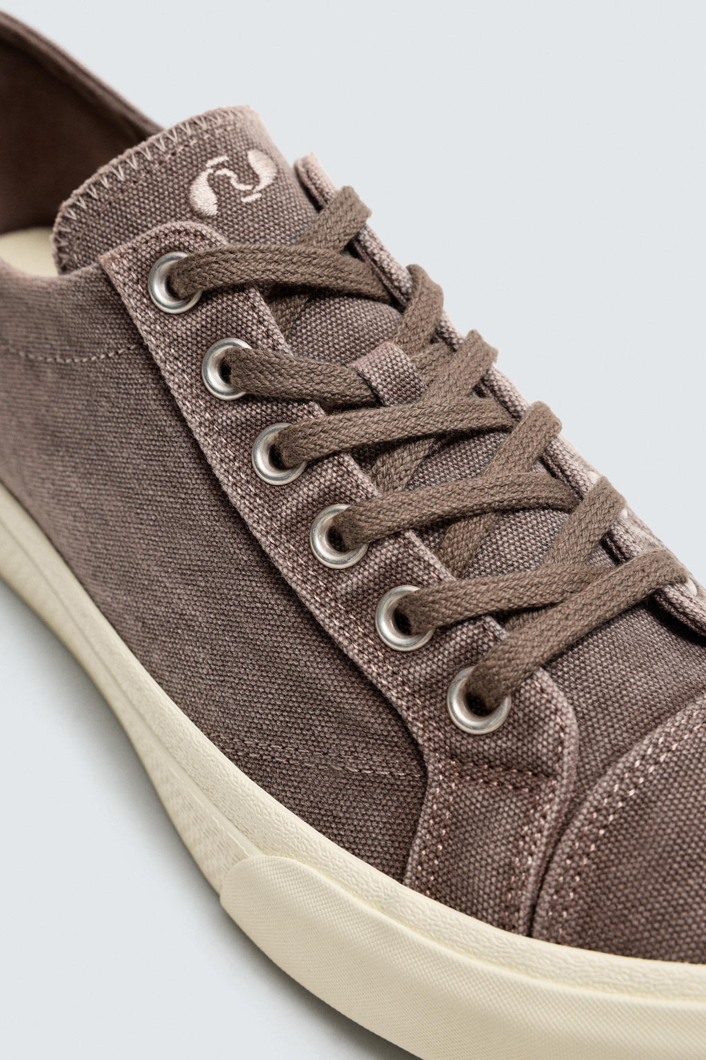 FABRIC TRAINERS