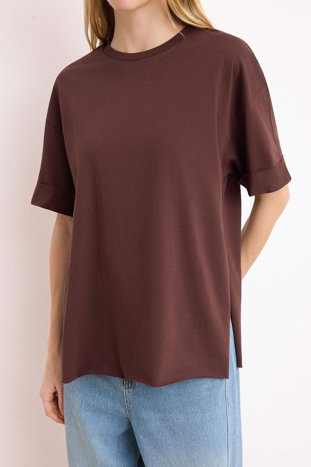 Koyu Kahverengi Cizgili Duble Kol Asimetrik Boyfriend Orme T-Shirt TWOSS20TS0828