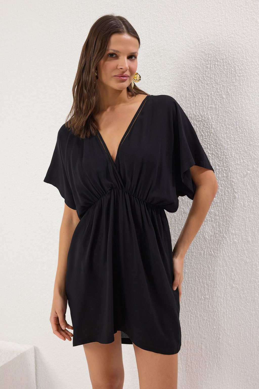 TRENDYOLMILLA Siyah Mini Dokuma Plaj Elbisesi TBESS25EL00090