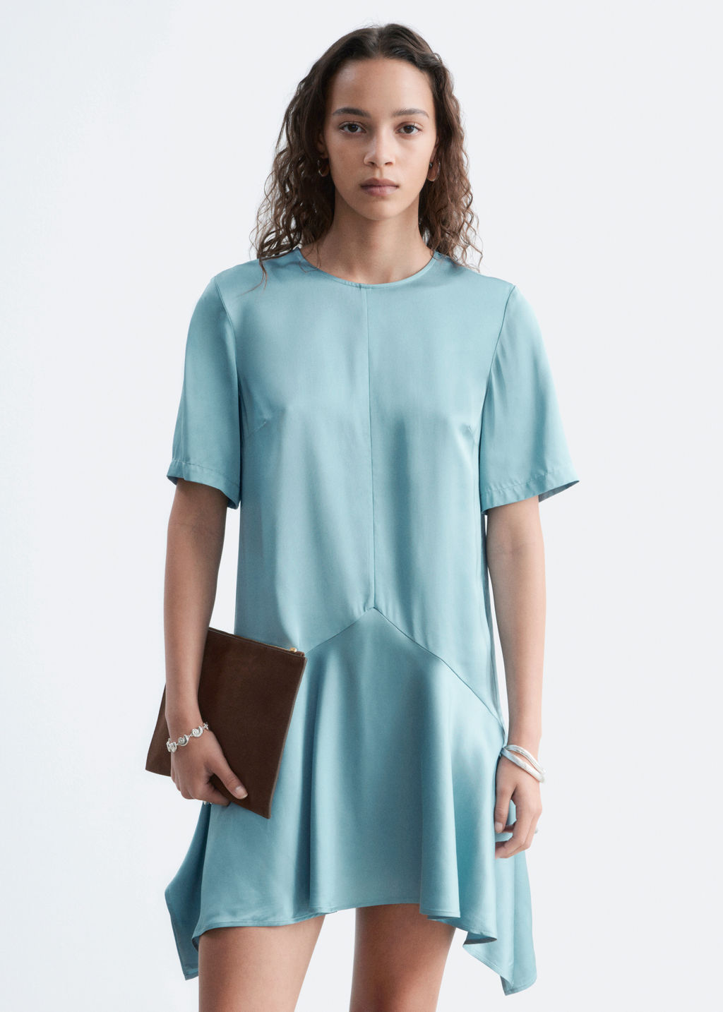 Minivestido con bajo tipo pa?uelo