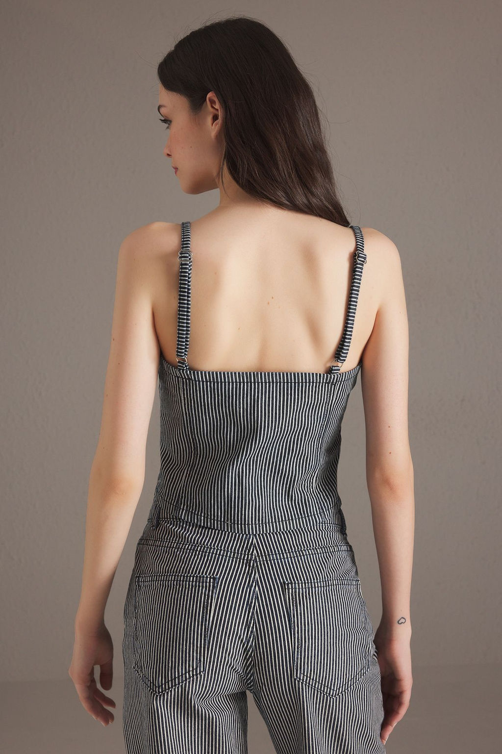 Koyu Mavi Cizgili Kurdele/Fiyonk Detayl? Ince Ask?l? Denim Bluz TWOSS25BZ00480 - Trendyolmilla фото 4