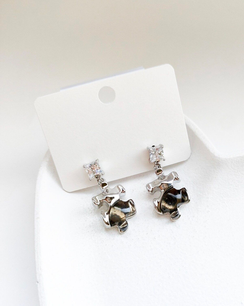 Стильные серьги