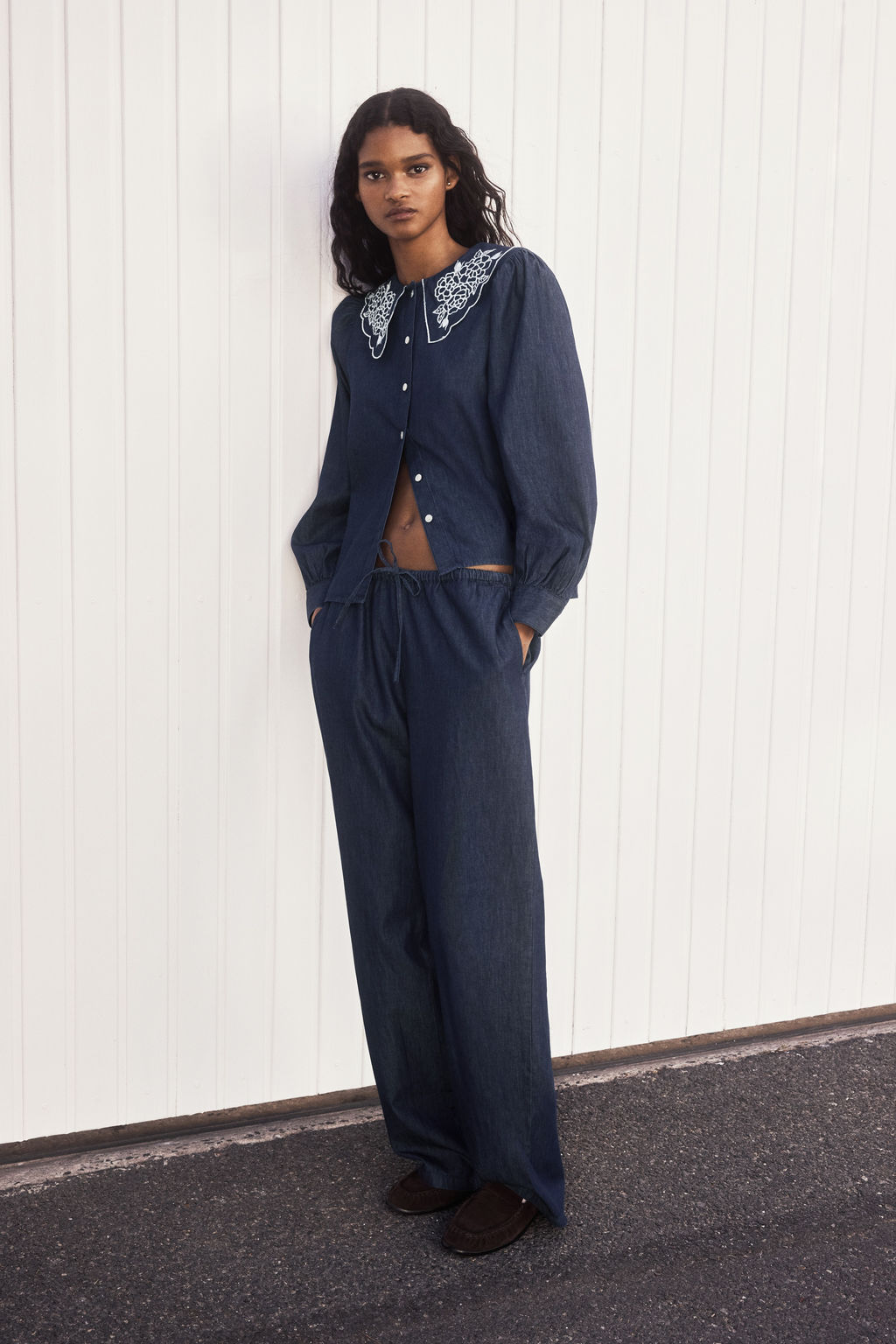 Pantal?n denim con cord?n de ajuste - H&m фото 2