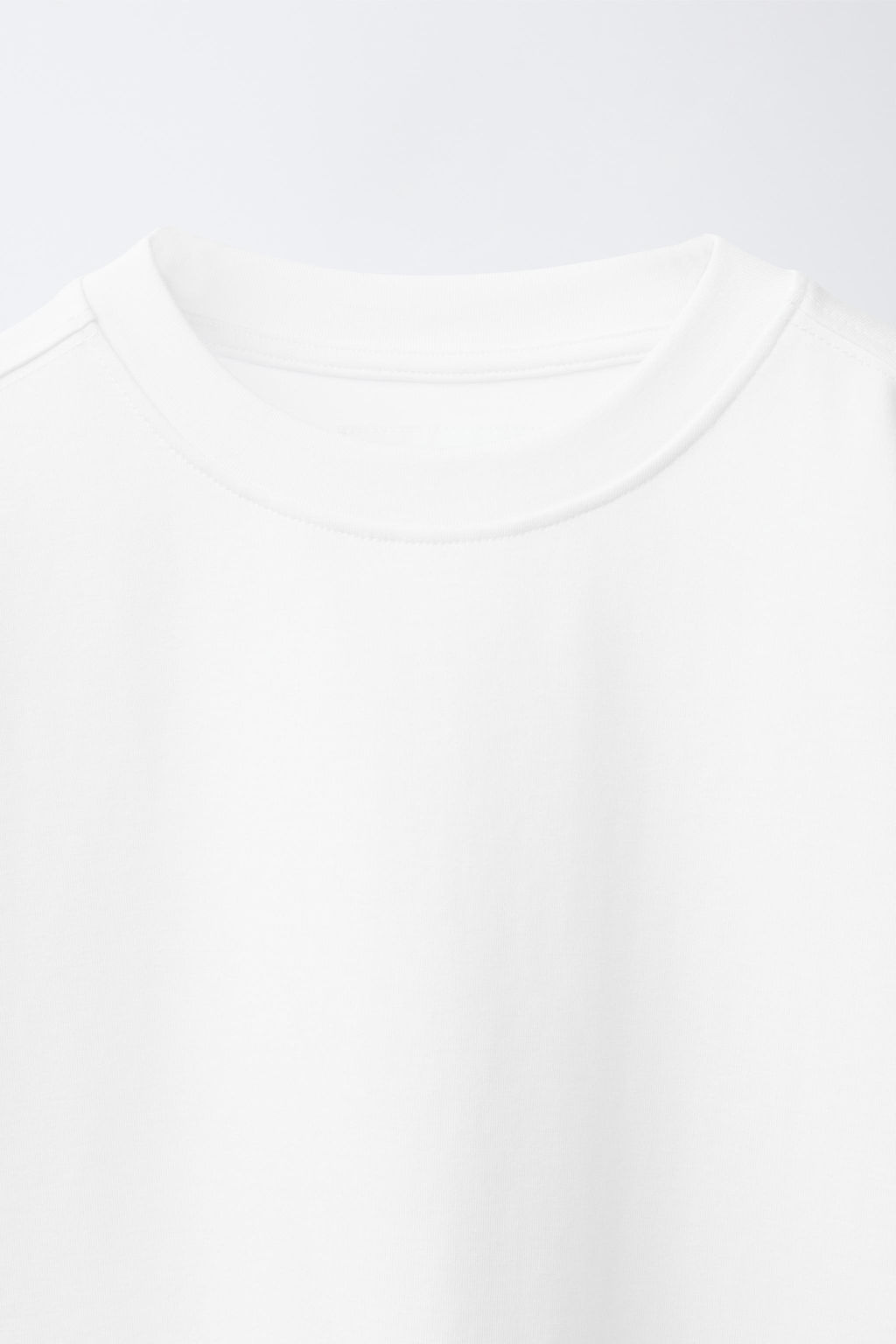 CAMISETA LISA INTERLOCK / Crudo claro