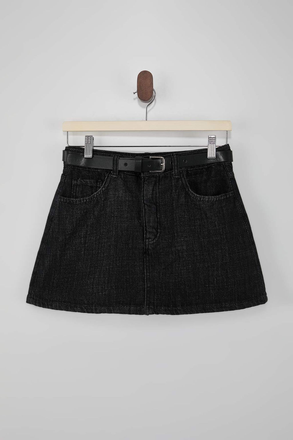 Siyah Kemer Detayl? Arkas? Etek Gorunumlu Denim Sort Etek TWOAW26SR00020