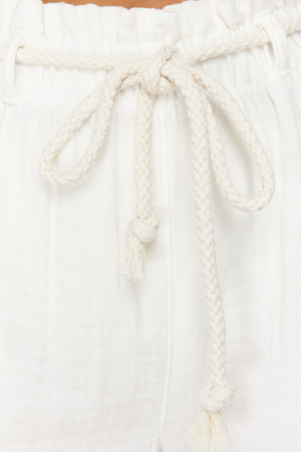 TRENDYOLMILLA Beyaz Kemerli Dokuma Baglamal? Muslin Plaj Sort & Bermuda TBESS24SR00008  фото 6