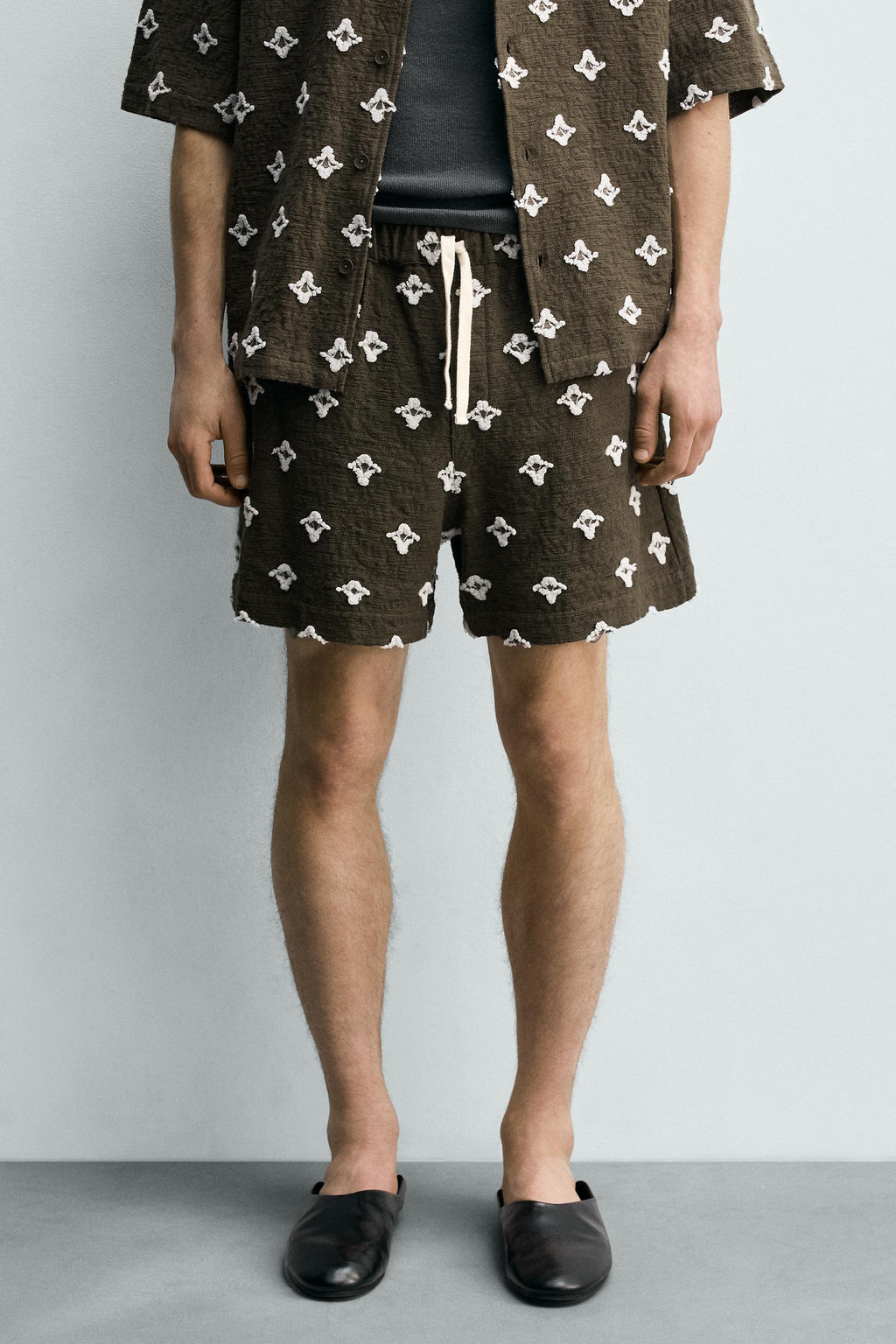 BERMUDA RELAXED FIT JACQUARD TEXTURA / Khaki oscuro - Zara фото 2