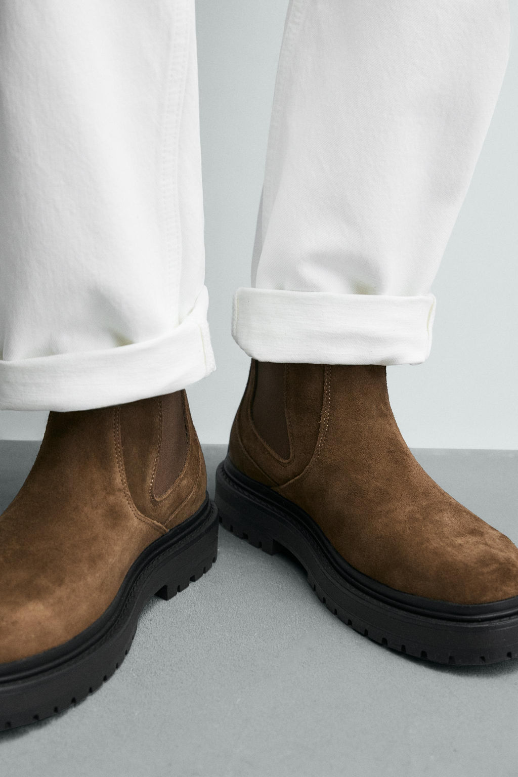 LEATHER CHELSEA BOOTS
