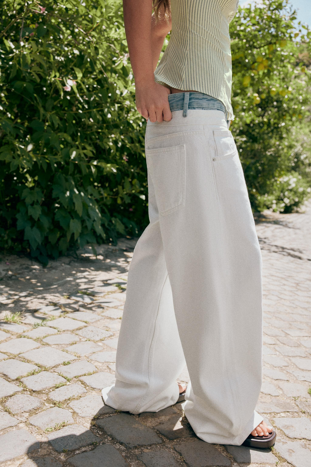 JEANS TRF RECTOS CINTURILLA DOBLE TIRO MEDIO / Blanco