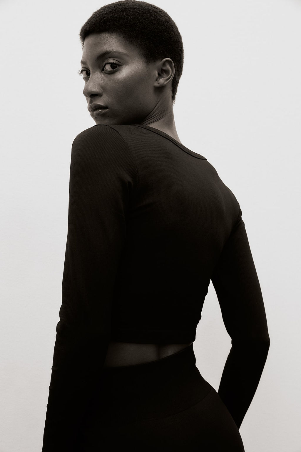 Top de deporte cropped seamless en DryMove - H&m фото 3