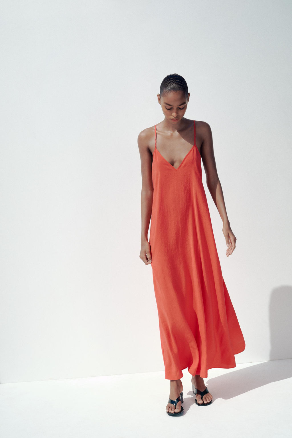 FLOWING MIDI DRESS - Zara фото 9