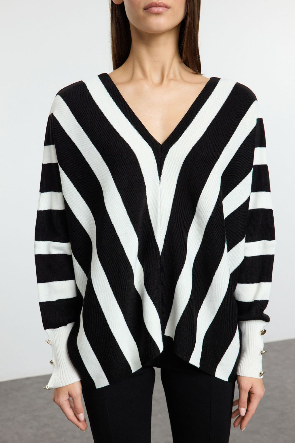 Siyah Derin V Yaka Cizgili Triko Kazak TWOAW25KZ00390 - Trendyolmilla фото 3