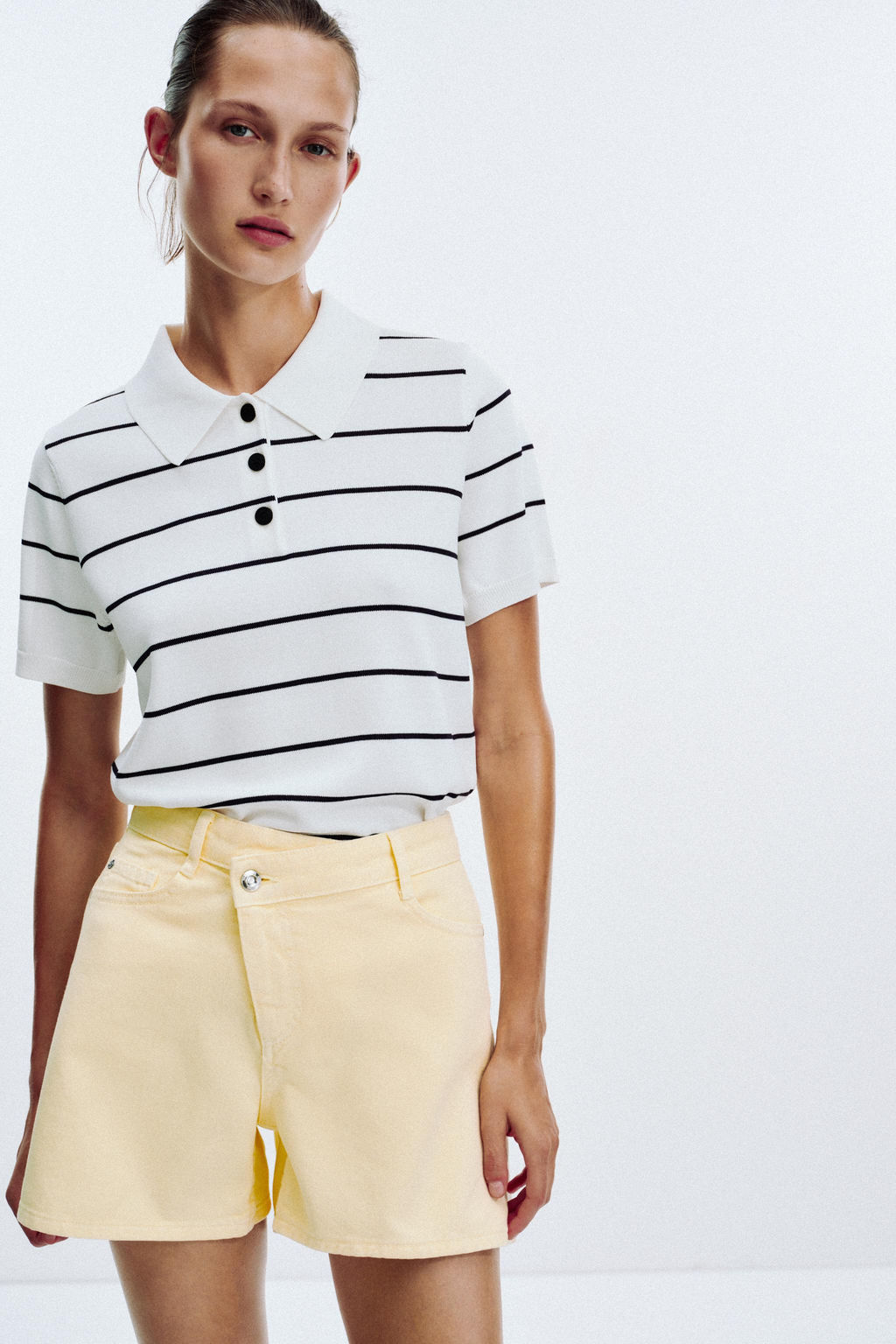 Z1975 HIGH-WAIST CROSSOVER WAIST DENIM SHORTS - Zara фото 3