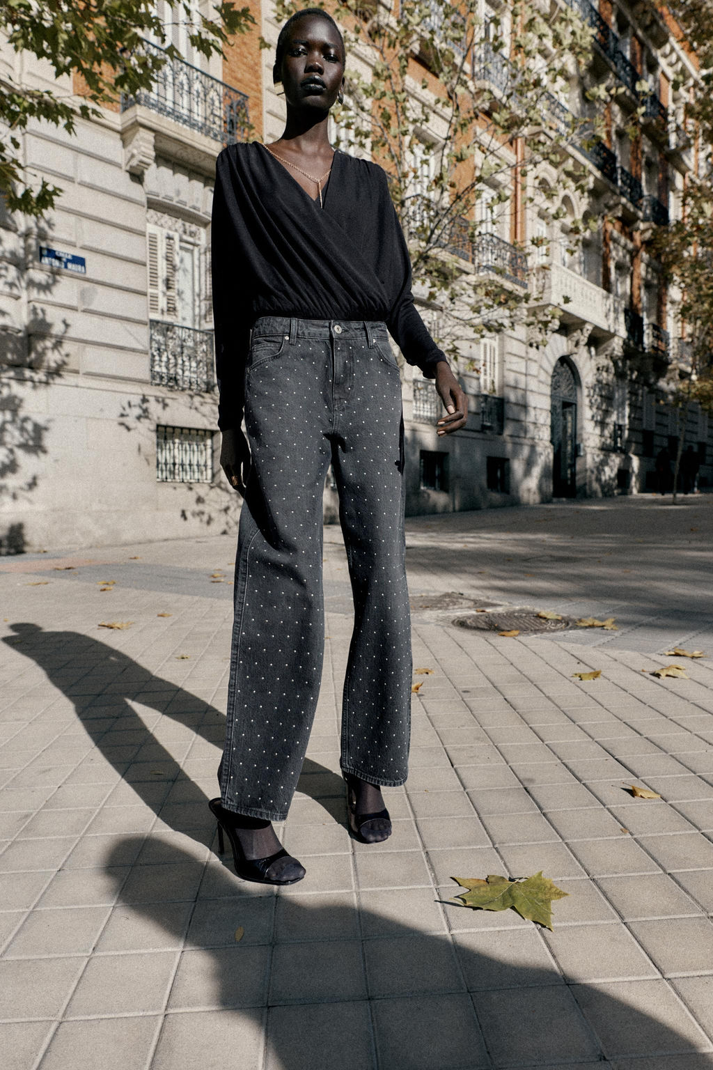 Z1975 LOOSE STRAIGHT HIGH-WAIST SHINY JEANS - Zara фото 5