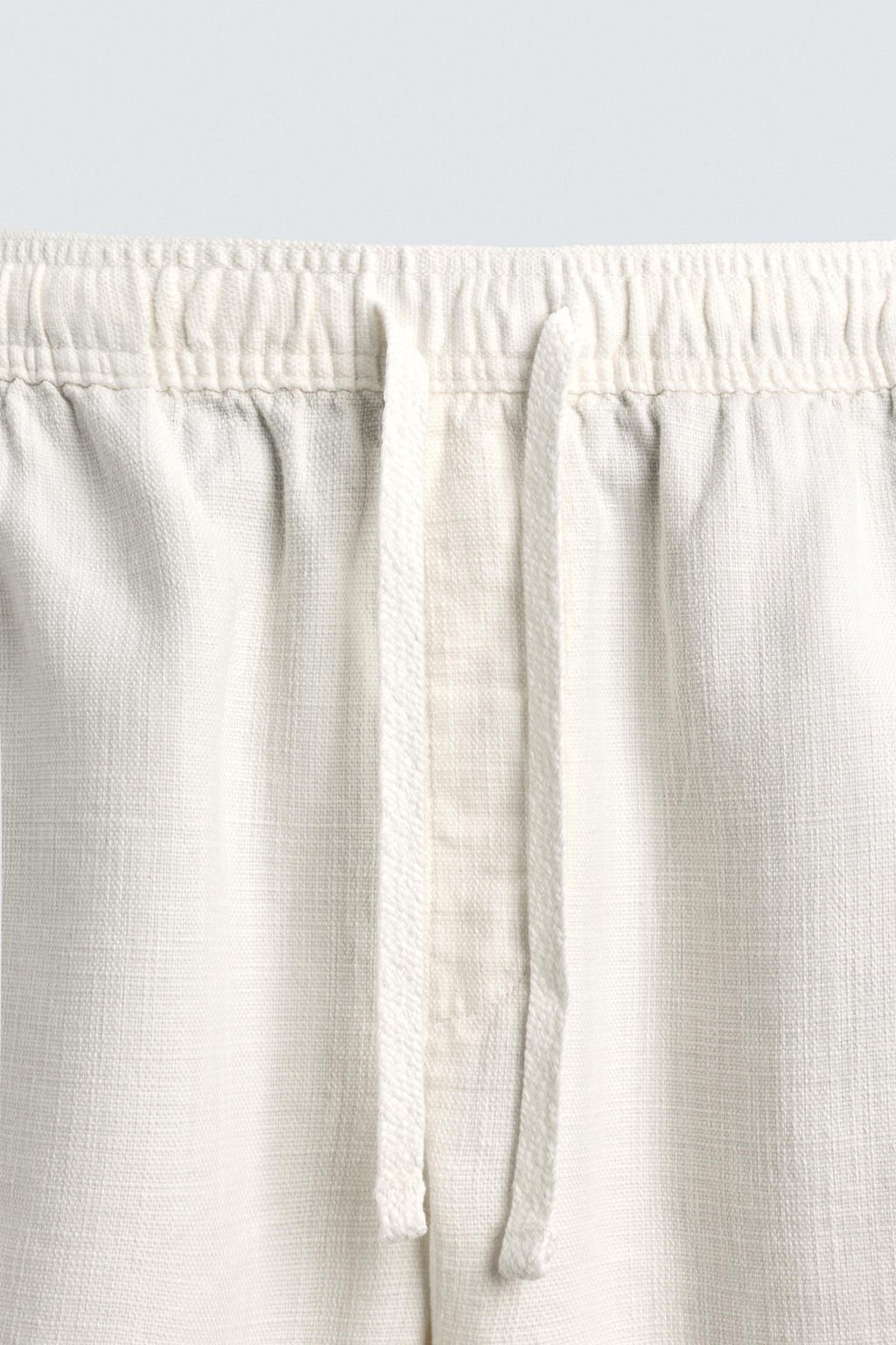 BERMUDA REGULAR FIT ESTRUCTURA / Blanco roto