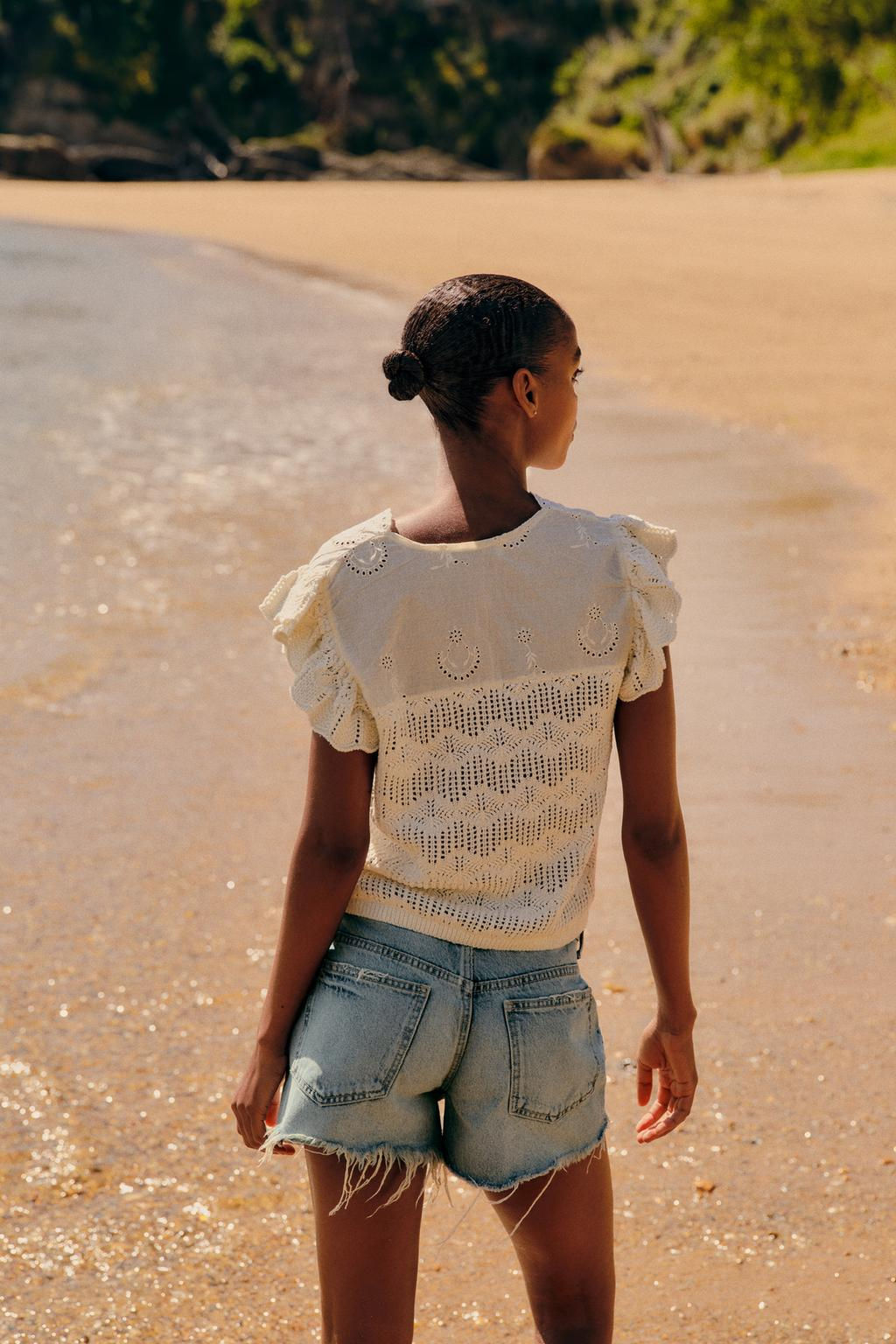 COMBINED KNIT ROMANTIC TOP WITH RUFFLES - Zara фото 3