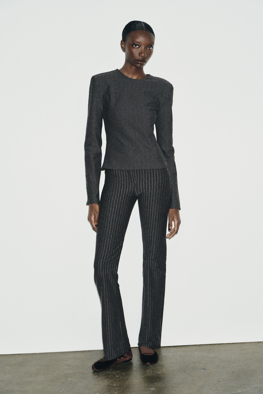 TOP WITH SHOULDER PADS AND PINSTRIPE