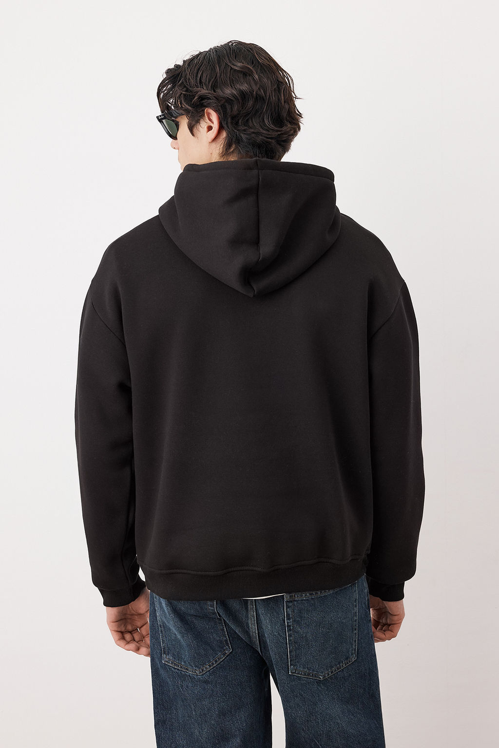 TRENDYOL MAN Beyaz Oversize/Genis Kesim Kapusonlu Etiketli Ici Polar/S?cak Tutan Sweatshirt TMNAW21SW2005 - Trendyolmilla фото 70